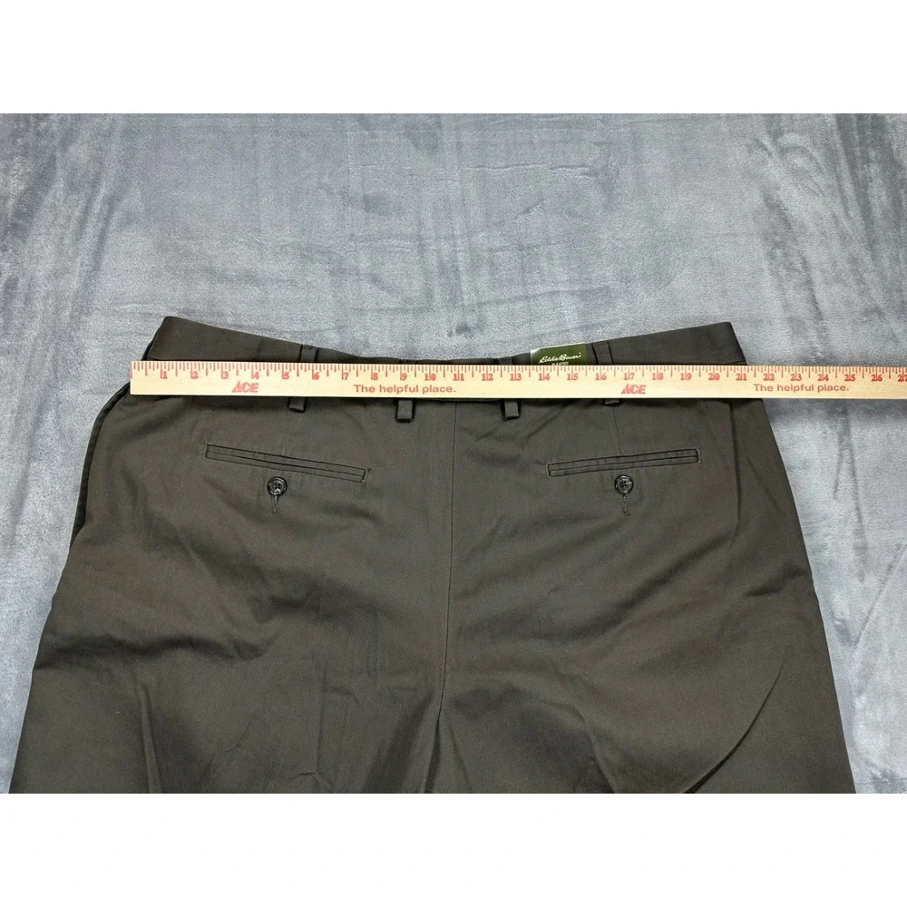 Eddie Bauer Mens 42x30 Relaxed Fit‎ Pleated Chinos Dark Olive Nano-Tex 3884 NWT